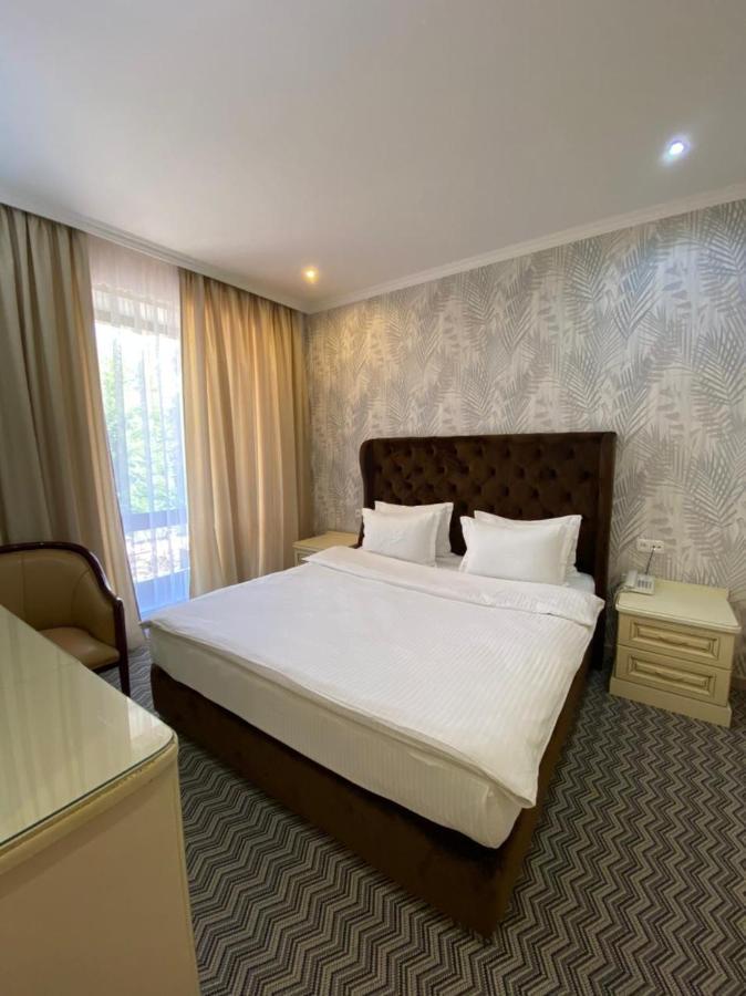 Barhat Hotel & Spa Тараз Экстерьер фото
