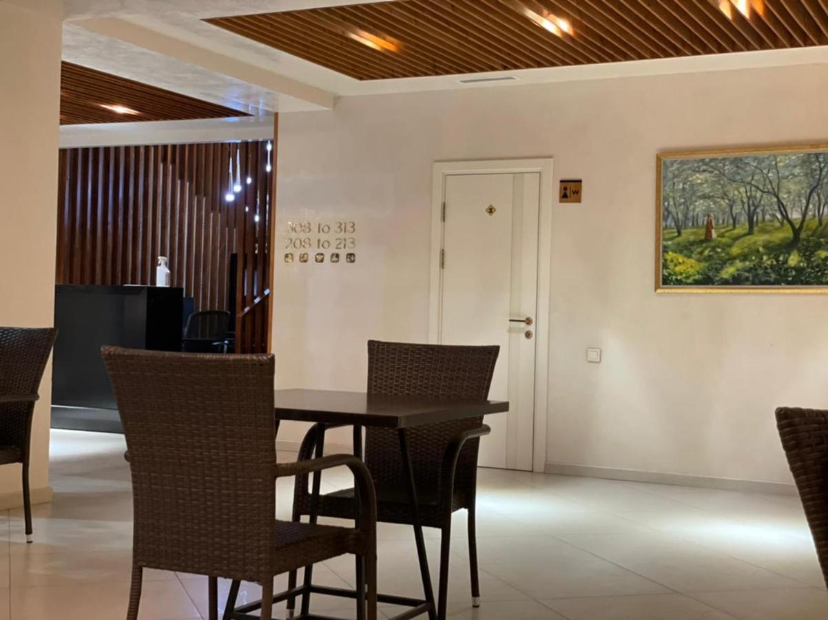 Barhat Hotel & Spa Тараз Экстерьер фото