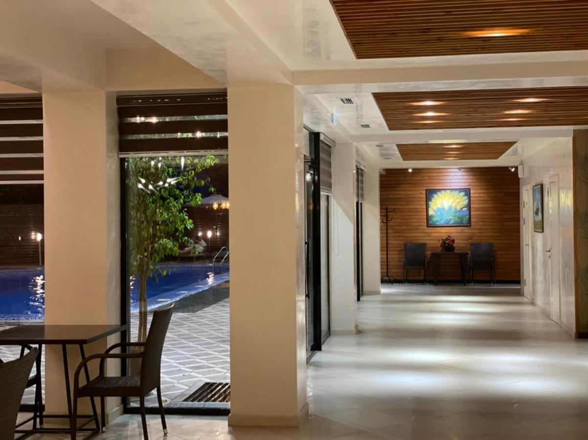 Barhat Hotel & Spa Тараз Экстерьер фото