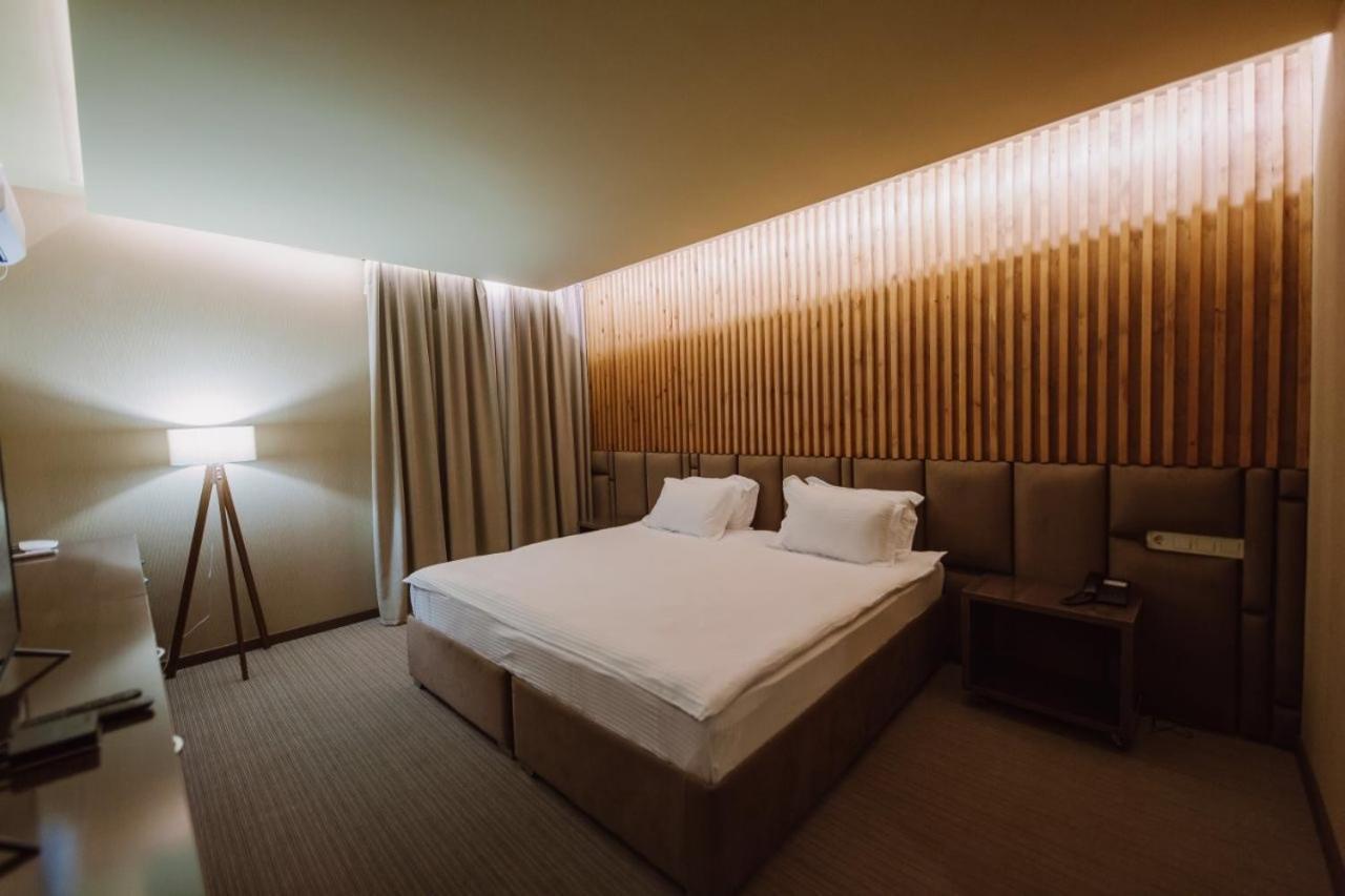 Barhat Hotel & Spa Тараз Экстерьер фото