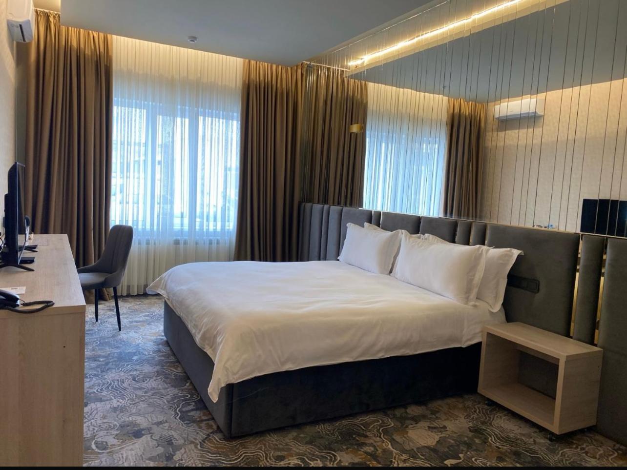 Barhat Hotel & Spa Тараз Экстерьер фото