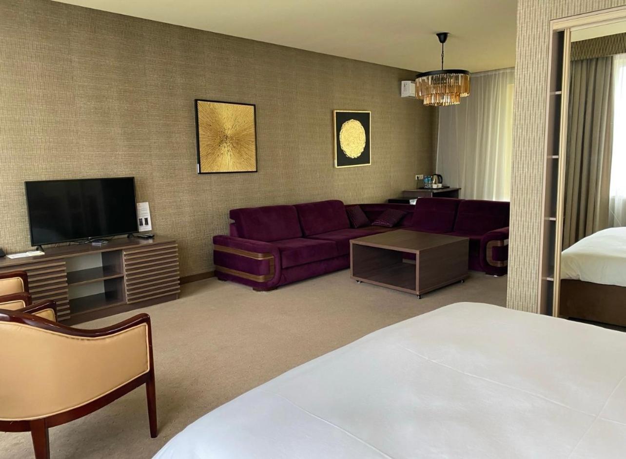 Barhat Hotel & Spa Тараз Экстерьер фото