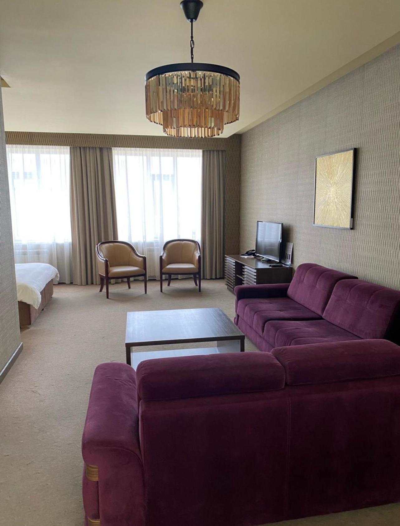 Barhat Hotel & Spa Тараз Экстерьер фото
