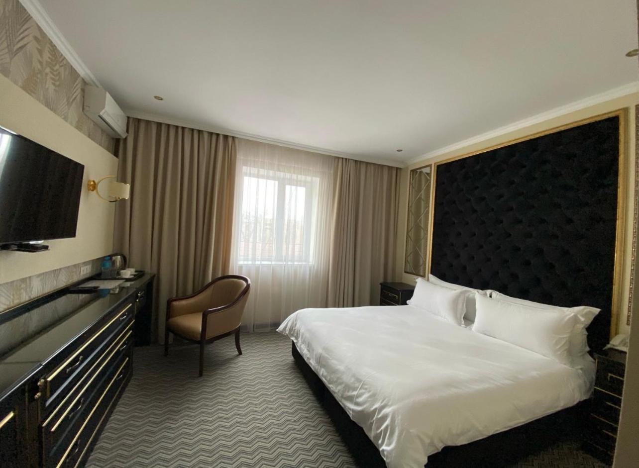 Barhat Hotel & Spa Тараз Экстерьер фото