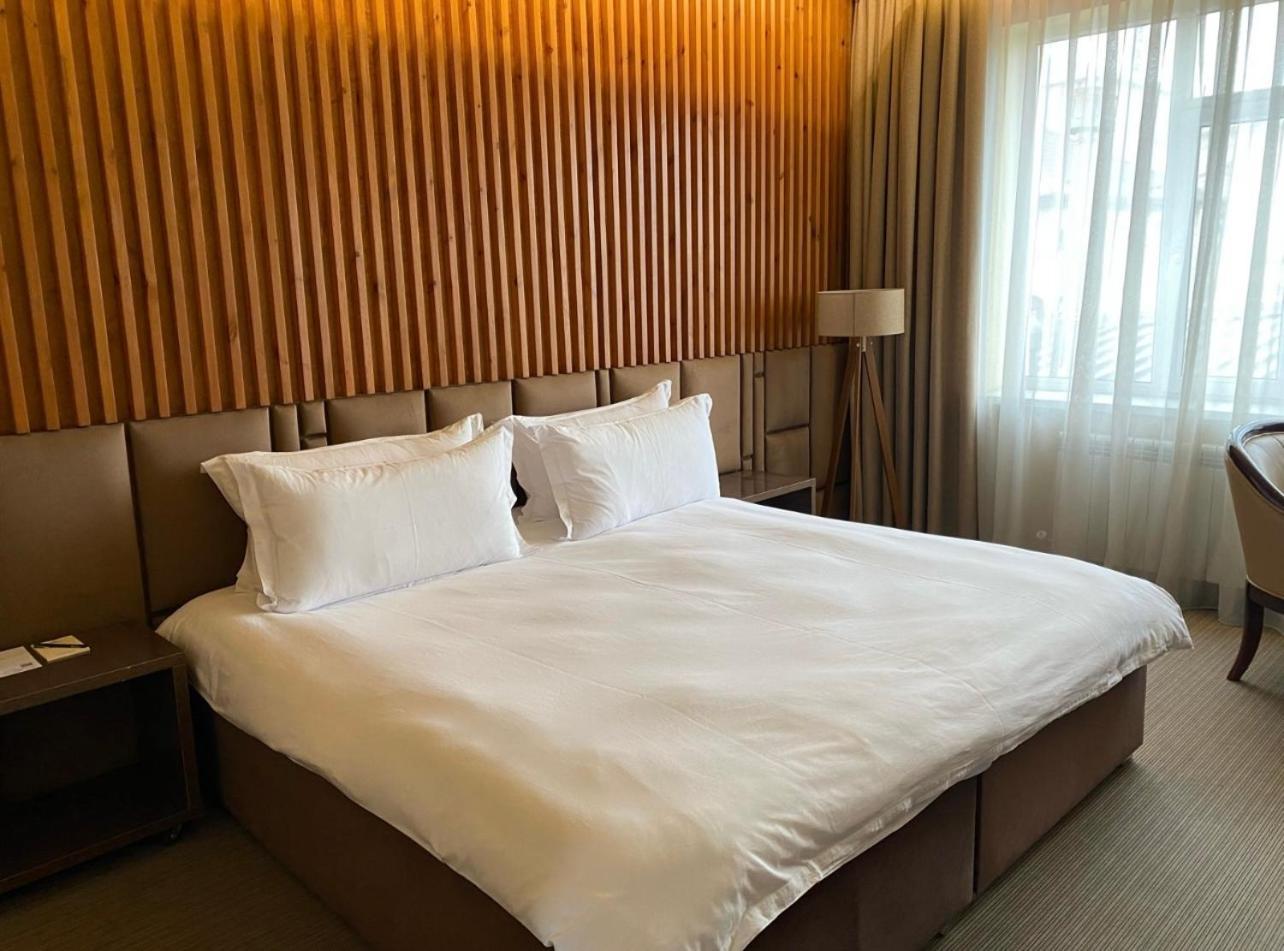 Barhat Hotel & Spa Тараз Экстерьер фото