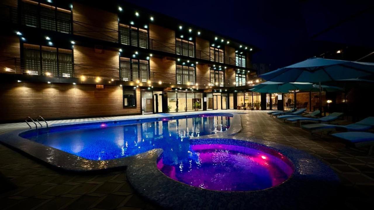 Barhat Hotel & Spa Тараз Экстерьер фото