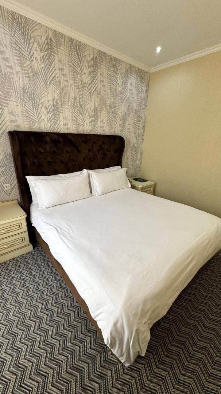 Barhat Hotel & Spa Тараз Экстерьер фото