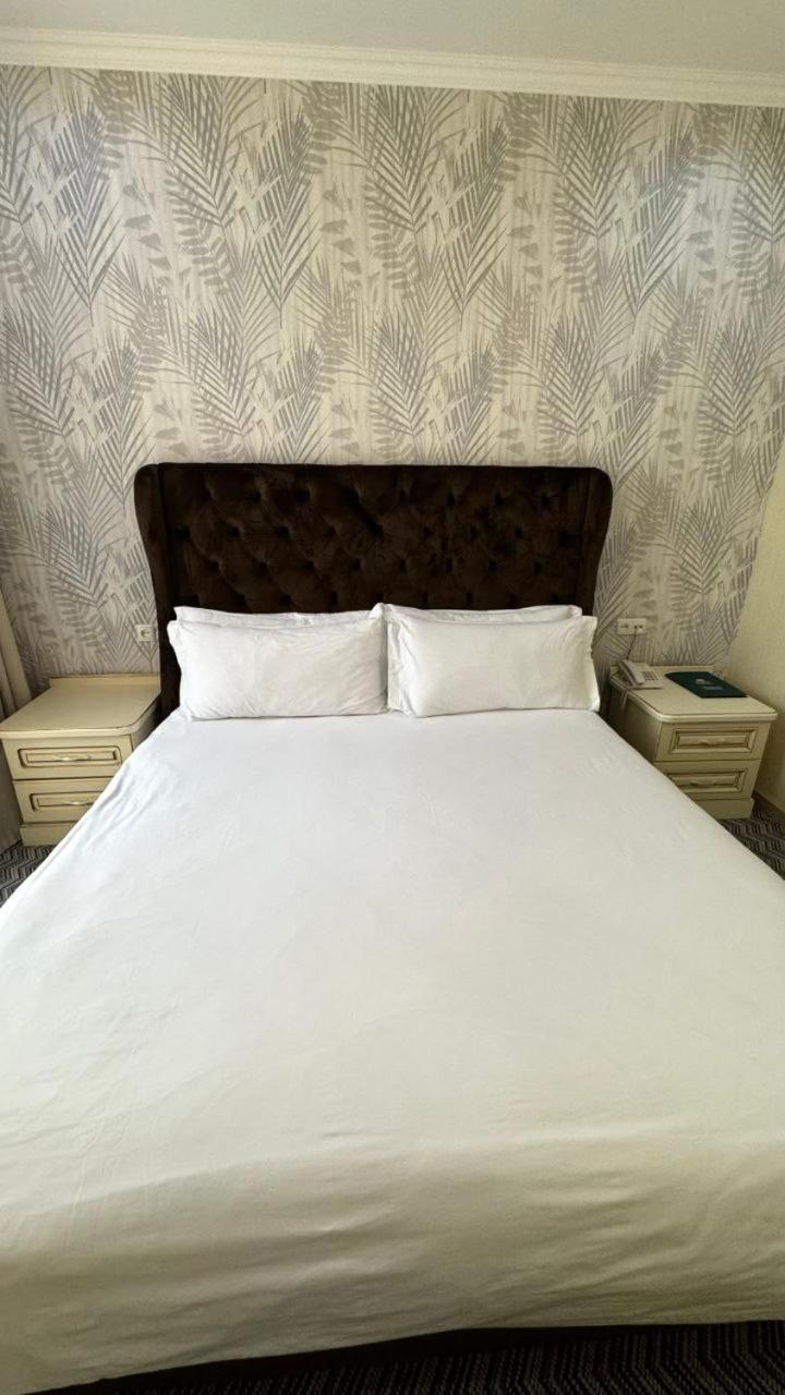 Barhat Hotel & Spa Тараз Экстерьер фото