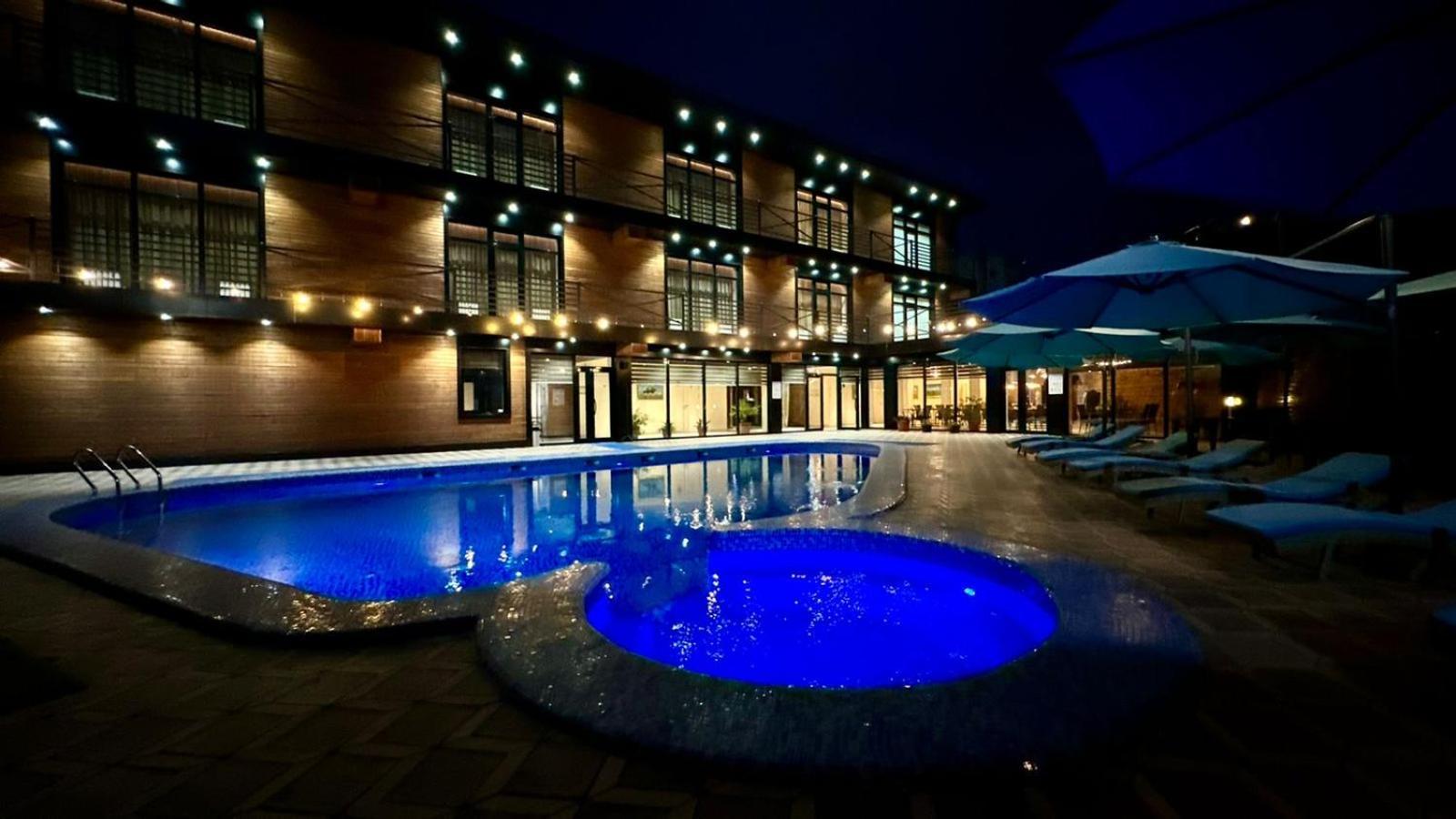 Barhat Hotel & Spa Тараз Экстерьер фото