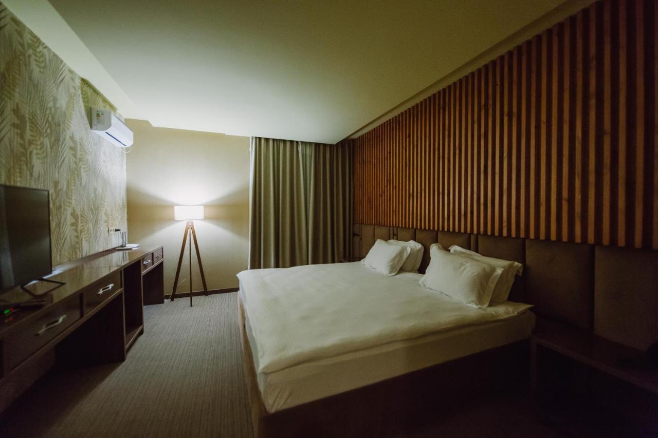 Barhat Hotel & Spa Тараз Экстерьер фото